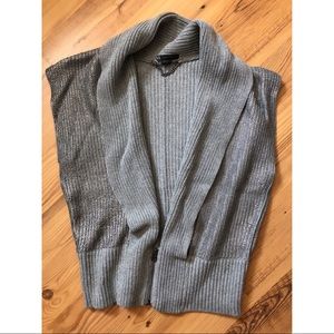 Grey silver detail thread sweater vest